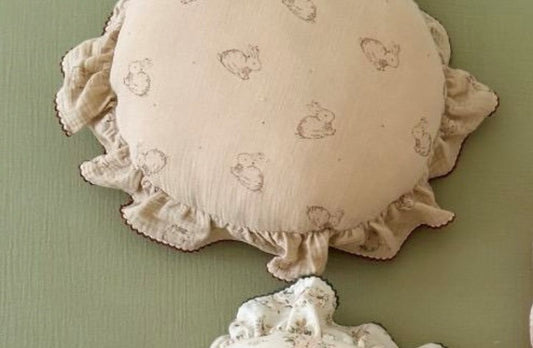 Peter Cushion image 0