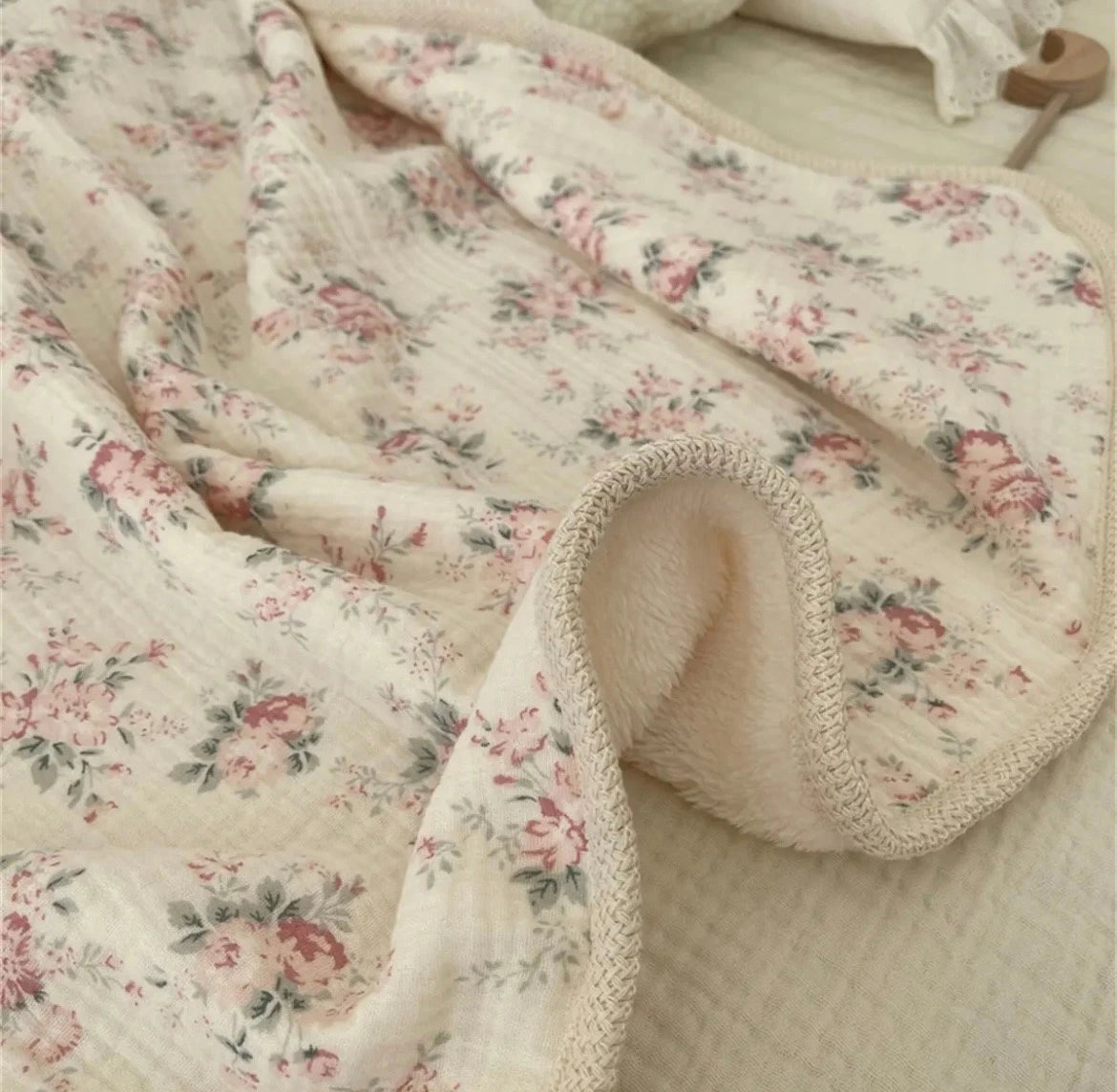 Rose Vintage Fleece Blanket image 0