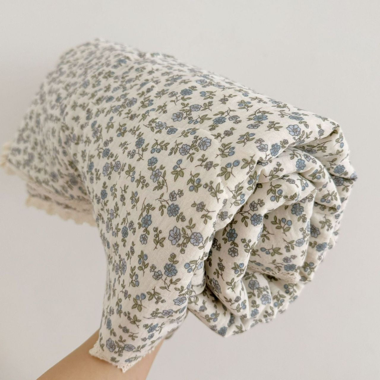 Blue Daisy Quilt Set - available in Single and Double sizes image 0