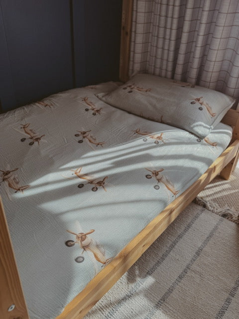 Double Fitted Sheet with matching Pillowcases - Vintage Planes