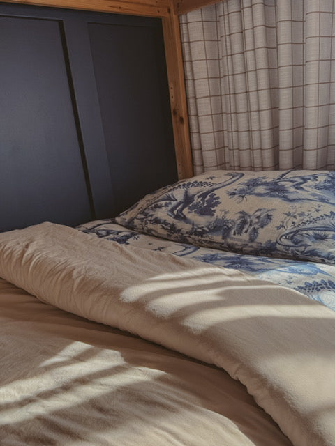 King Single Fitted Sheet with matching Pillowcase - When Hamptons meets Dinosaur